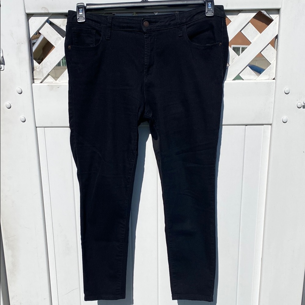Black Super Skinny Denim Jeans